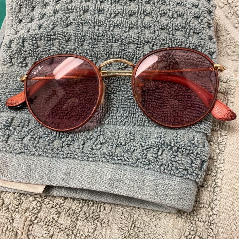 Pink leather Ray-Ban vintage sunglasses